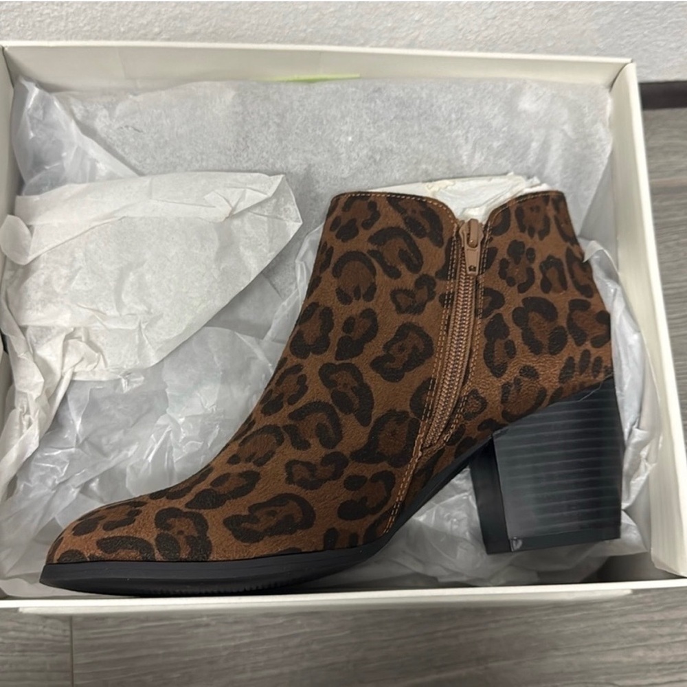 Style & Co. Women's Brown Leopard Print Suede Ankle Boot NWT - Picture 2 of 5